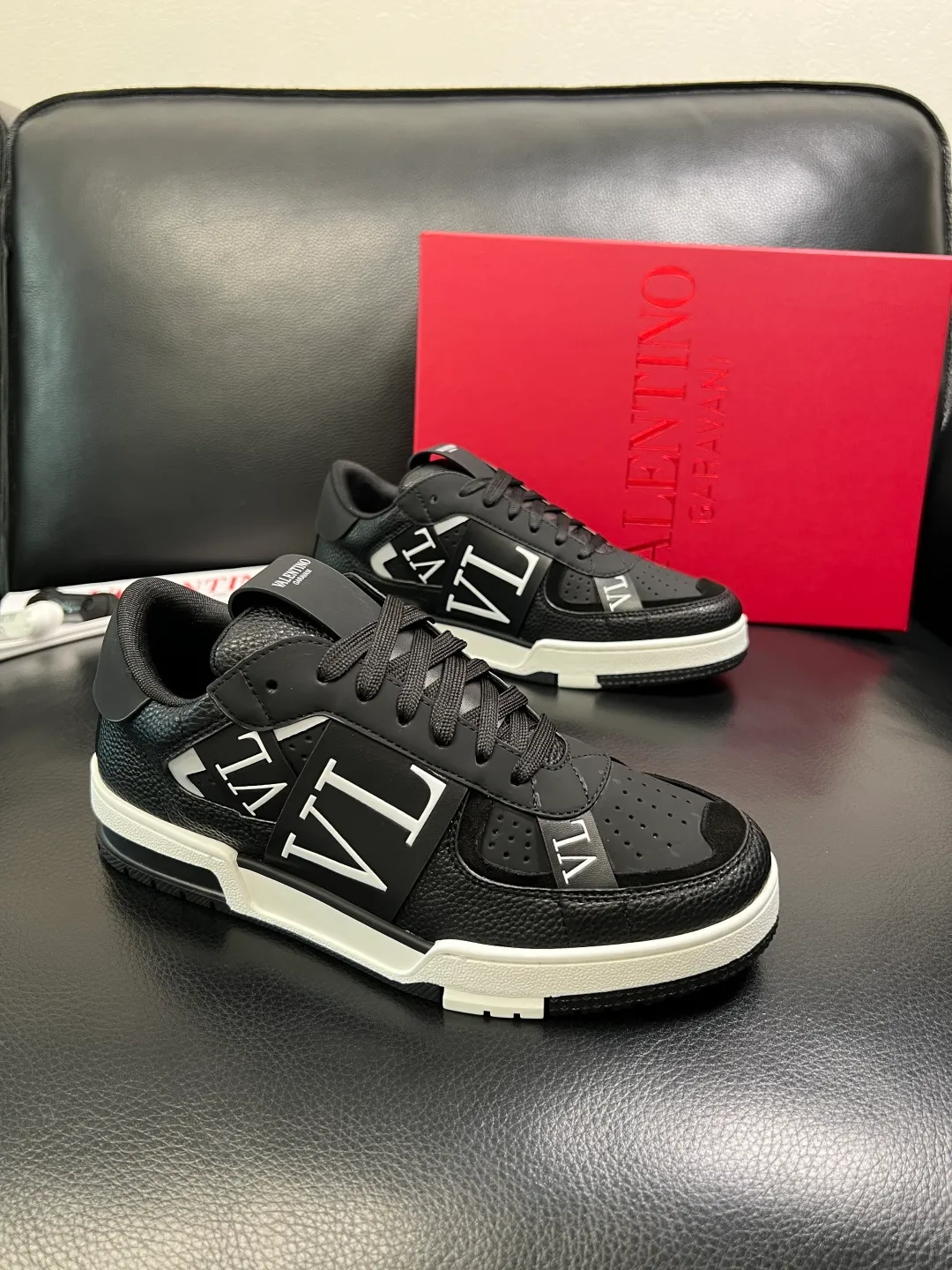 Men's shoes 💰660 VALENTINO High quality top craftsmanship Valentino, sports sneakers counter synchronization, uppers imported from Italy, high-quality splicing colorful complex crafts, imported cowhide lining soft and comfortable, soles: original soles specially provided by the original factory, T men's shoes 💰U exclusive movable molded soles super comfortable, original factory and single goods, welcome to compare, couple size 39-44 (customized 45)